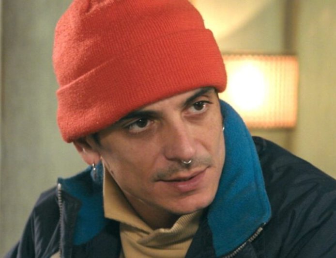 Νικολάκης Ζεγκίνογλου: «Δεν είναι δύσκολο για μένα το γυμνό στο θέατρο, γυμνισμό κάνω και το καλοκαίρι»