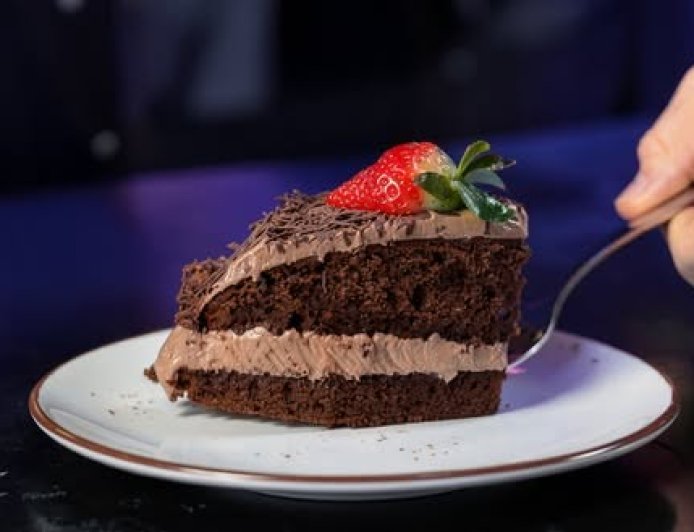 Τούρτα καπουτσίνο είναι το απόλυτο δώρο για κάθε λάτρη του καφέ και της σοκολάτας!