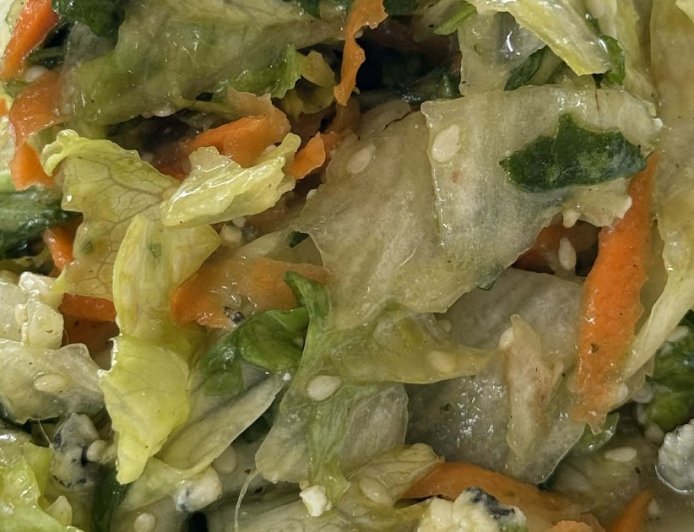 Πράσινη σαλάτα με διάφορα λαχανικά κ ξεχωριστό Dressing !!!