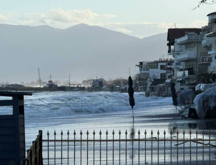 Κατερίνη κακοκαιρία: Αίτημα του δήμου να κηρυχθεί σε κατάσταση έκτακτης ανάγκης μετά τη θαλάσσια υπερχείλιση