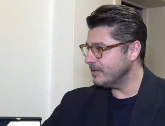 Λάμπρος Κωνσταντάρας: «Ο υπέροχος κατά τ’ άλλα Γιώργος Καπουτζίδης… Λυπάμαι που δεν υπήρχε ανταπάντηση σε αυτήν την απρέπεια»