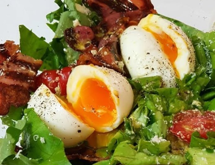 Νόστιμη και απλή σαλάτα που μπορείτε να την φάτε και σαν πλήρες γεύμα!!