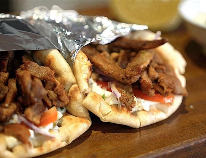 Σπιτικός γύρος χοιρινός με 3 μόνο υλικά, εύκολα και οικονομικά, χωρίς σούβλα και χωρίς κόπο!