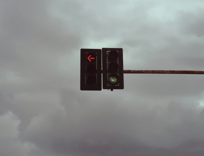 Τροχαίο Γλυφάδα: Ηλικιωμένος με Dacia χτύπησε Ferrari