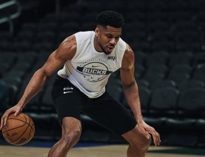 Αντετοκούνμπο για τα παιδιά του: «Έρχεσαι στα αποδυτήρια και είναι πιο εντυπωσιασμένα από τον αντίπαλο»