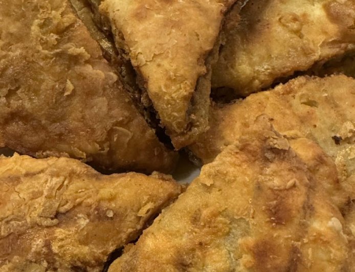 Τορτίγια .. Απλώνοντας τον κιμά απευθείας πάνω στην πίτα  γίνεται σαν γρήγορο λαχματζούν !!!