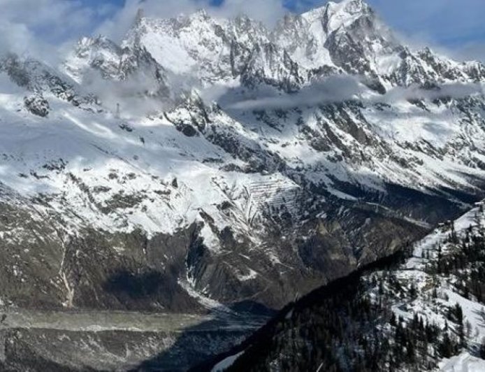 Χιονοστιβάδα Ιταλία: Παρασύρθηκε σκιέρ στο Κουρμαγιέρ