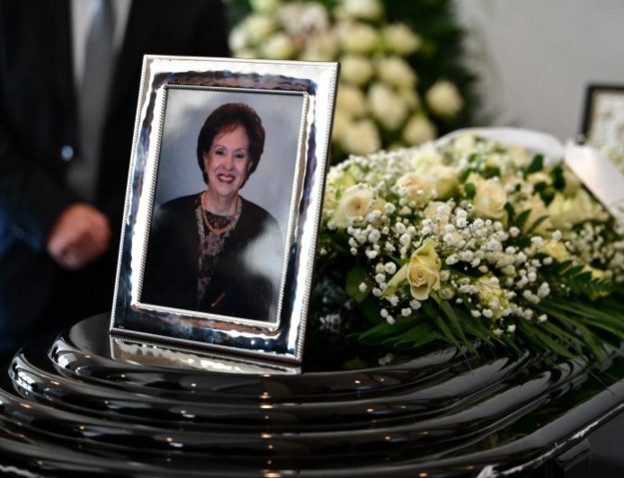 Ψαρούδα – Μπενάκη κηδεία: Το τελευταίο “αντίο” στην πρώτη γυναίκα Πρόεδρος της Βουλής