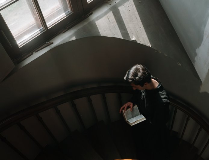 Μοναστήρι Καμαλντόλι: Ηγούμενος καλεί τους μοναχούς του «να αφήσουν το Netflix και τα social media»