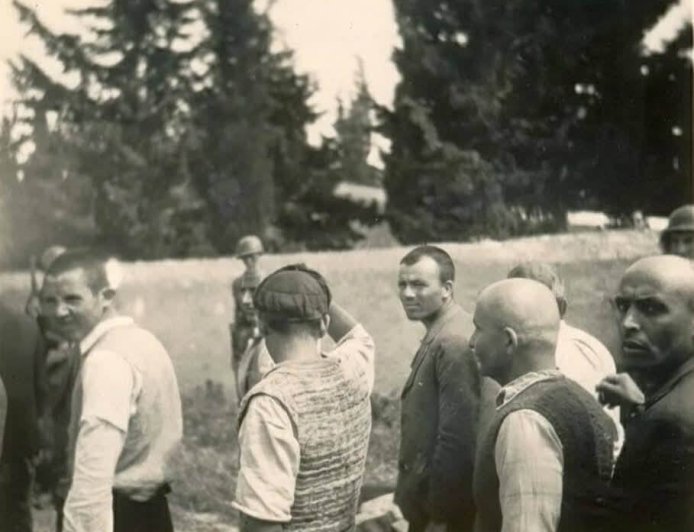 Φωτογραφίες των 200 Καισαριανής: Την Παρασκευή η κρίσιμη συνάντηση για την απόκτηση τους