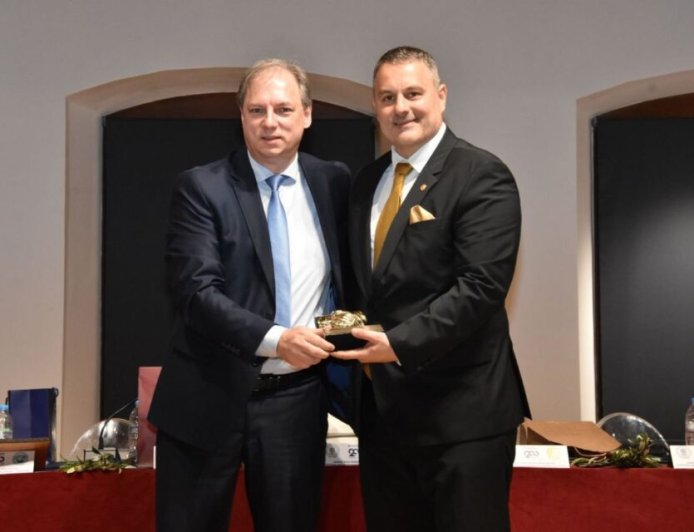 Αδελφοποίηση Δήμων: Βύρωνας και Μεσολόγγι ενώνουν ιστορία και πολιτισμό