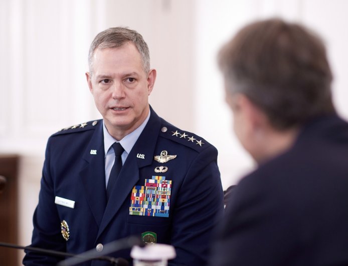 Μητσοτάκης – ΝΑΤΟ: Συνάντηση με τον ανώτατο διοικητή της Συμμαχίας στην Ευρώπη