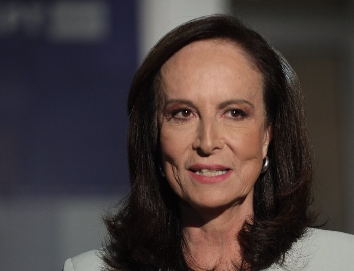 Διαμαντοπούλου ζεϊμπέκικο: “Στην Κοζάνη τις Απόκριες δεν τις ζούμε… τις διδάσκουμε”