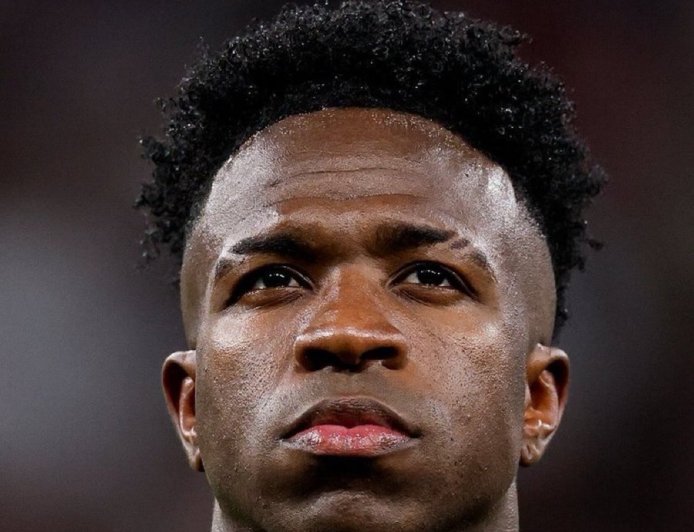 Επίθεση στον Βινίσιους: Οπαδοί της Οσασούνα του φώναζαν «να πεθάνεις»