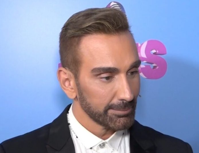 Νίκος Κοκλώνης για Κατερίνα Καινούργιου: «Η γιαγιά μου έλεγε “κάνε το καλό και ρίξ’ το στο γιαλό” κι εκεί το έχω κάνει αρκετά»