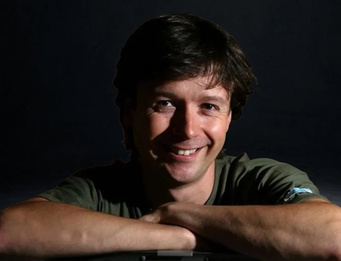 Συνιδρυτής ASOS θάνατος: Η διαμάχη με την πρώην σύζυγό του και τα ερωτήματα