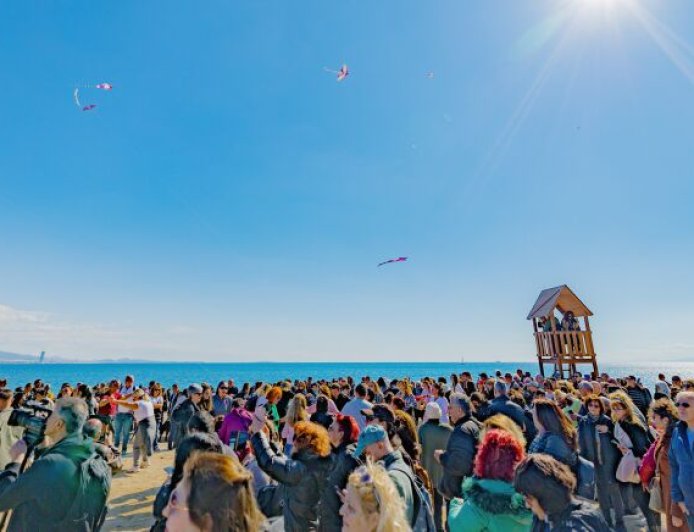 Κούλουμα στη Φρεαττύδα: Παραδοσιακό γλέντι και χαρταετοί στον Πειραιά
