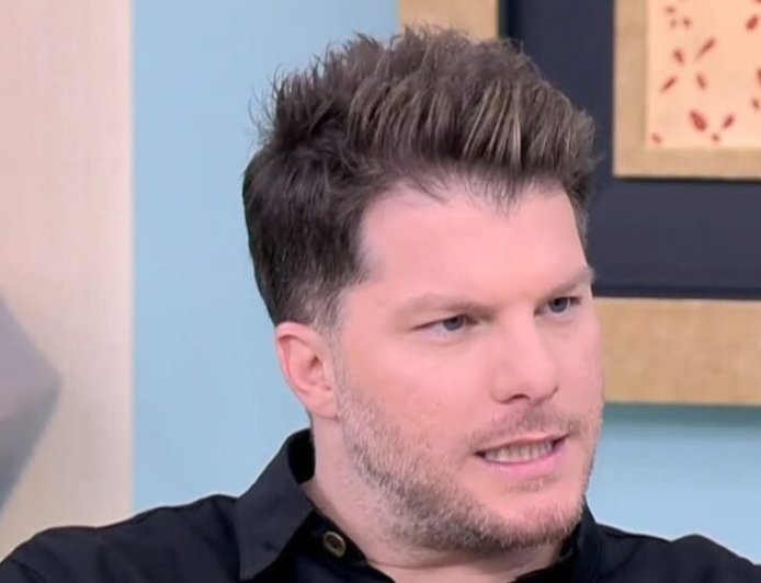 Λούκας Γιώρκας για τη μάχη με τις κρίσεις πανικού: «Θα φοβίσουμε τον κόσμο πρωί πρωί; Πήρα χάπια, κάθε μέρα ήταν 50-50 αν θα ανέβω στη σκηνή»