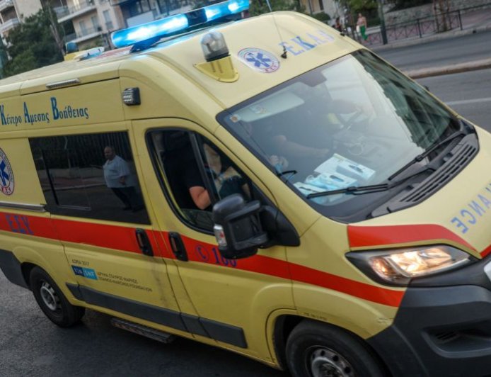 Οινόη τροχαίο: 14χρονος πήρε κρυφά τα κλειδιά του αυτοκινήτου και καρφώθηκε σε δέντρο