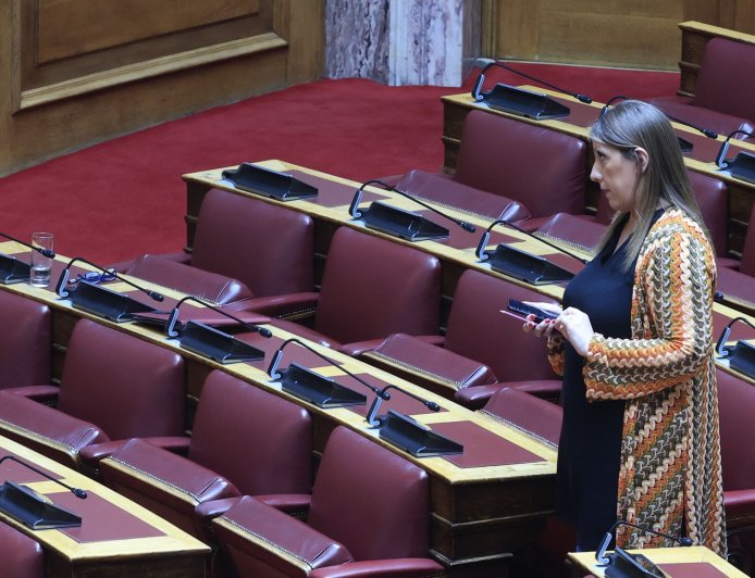 Κωνσταντοπούλου – Μαρκόπουλος: Άγριος καβγάς στη Βουλή