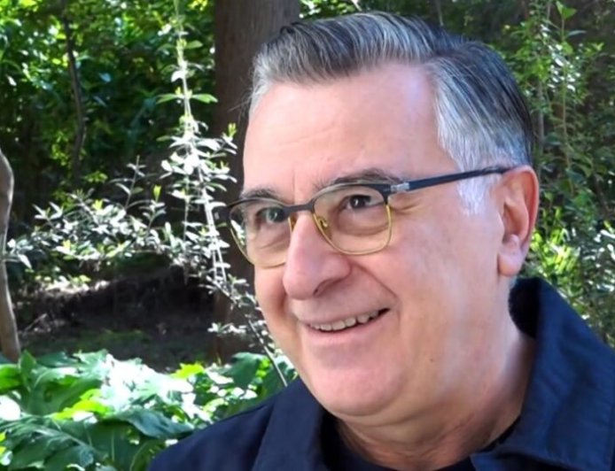 Ο Κουβαράς απάντησε σε Γραμμέλη – Γιαννόπουλο: «Δεν θα πάρουμε πιστοποιητικό ηλικίας από τους τηλεθεατές»