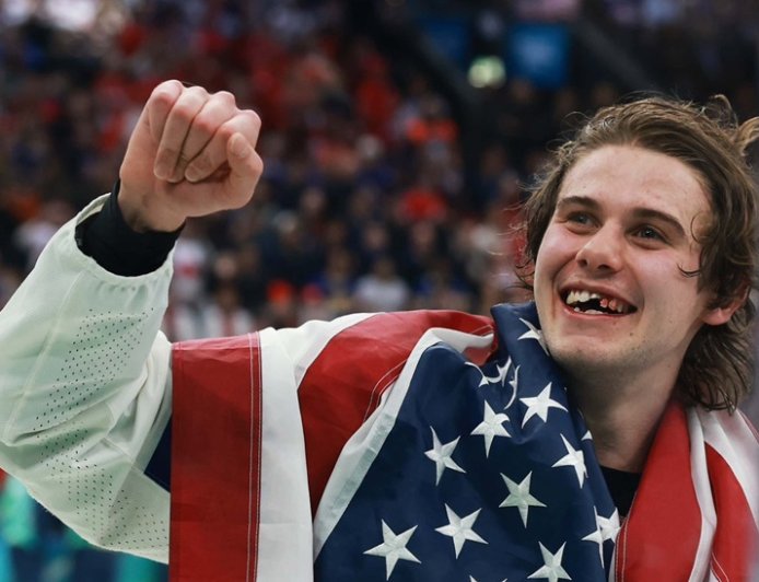 Χόκεϊ πάγου Ολυμπιακοί 2026: H viral ματωμένη εικόνα του σταρ του NHL Jack Hughes