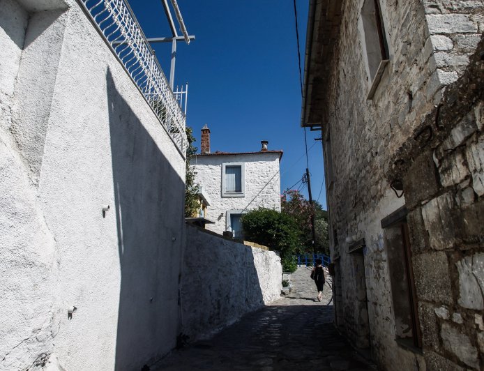 Πατροκτονία Λέρος: Θύμα συστηματικής κακοποίησης ο 18χρονος