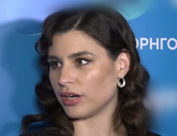 Δανάη Παππά – Η on camera αντίδραση για τα νέα ψευδή δημοσιεύματα: «Μπορείτε να γράψετε ό,τι θέλετε για μένα αλλά εδώ κάπου ώπα»