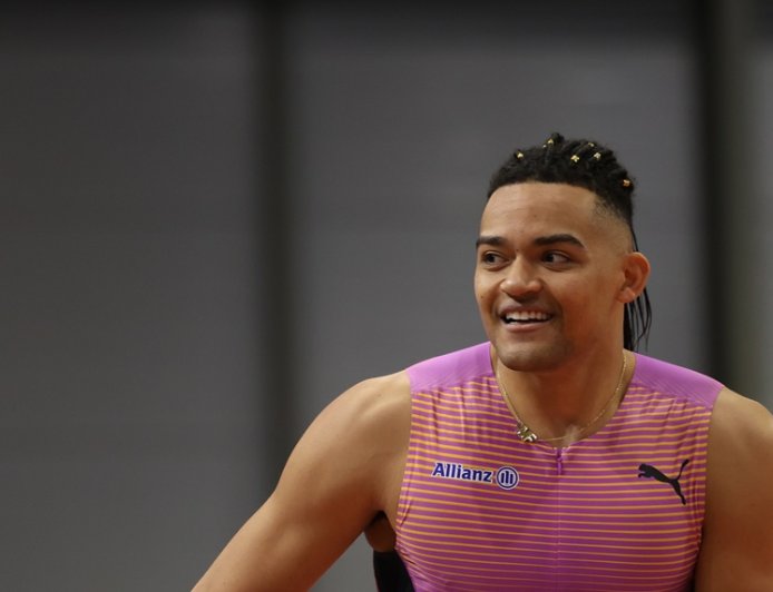 Kαραλής Παιανία: Διέλυσε το πανελλήνιο ρεκόρ στο επί κοντώ ο Μανόλο!