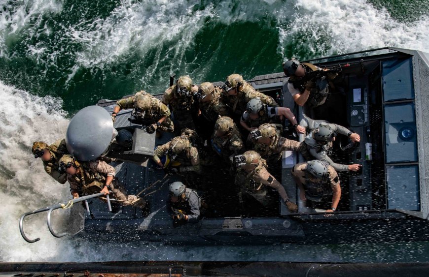 Σαμποτάζ σε γερμανικό πλοίο: “Υποψία ότι ο Έλληνας και ο Ρουμάνος εργάζονταν ως πράκτορες”