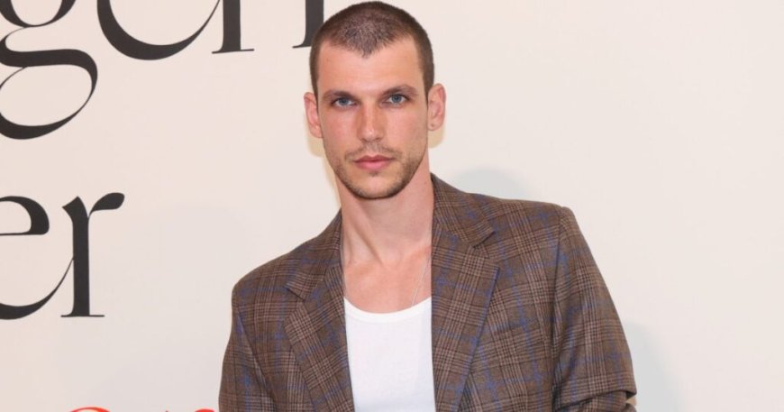 Βασίλης Μίχας: «Ο πόνος λειτουργεί ως καθρέφτης και προσπαθώ να μην τον κουκουλώνω, τον έχω σαν οδηγό»