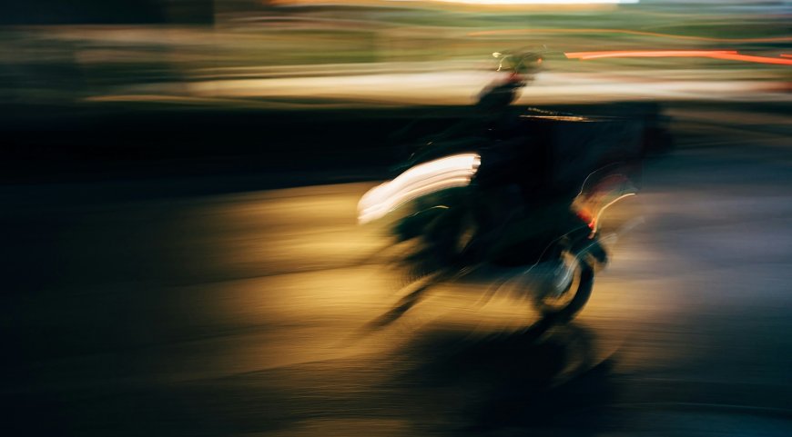 Τρομακτικό τροχαίο στην Τουρκία: Μοτοσικλετιστής έτρεχε με 113χλμ./ώρα και καρφώθηκε σε φορτηγάκι