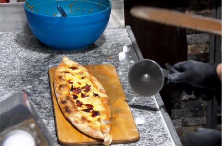 H παστουρμαδόπιτα της Κομοτηνής