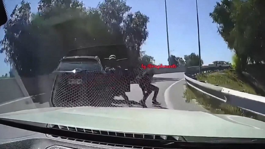 Ληστεία στη Χιλή: Ατρόμητος οδηγός πατάει ένοπλους στη Χιλή