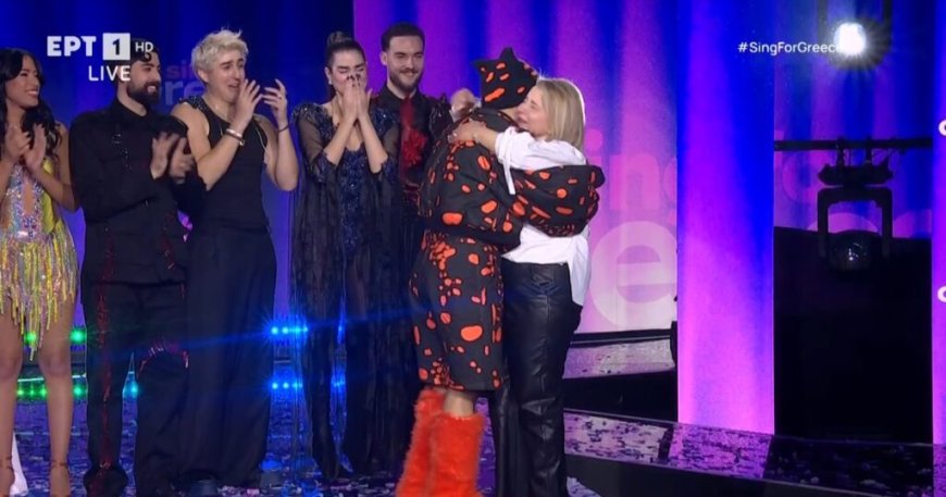 Eurovision 2026 – Εθνικός Τελικός: Ο Ακύλας ανέβασε στη σκηνή τη μητέρα του και ξέσπασαν όλοι σε δάκρυα