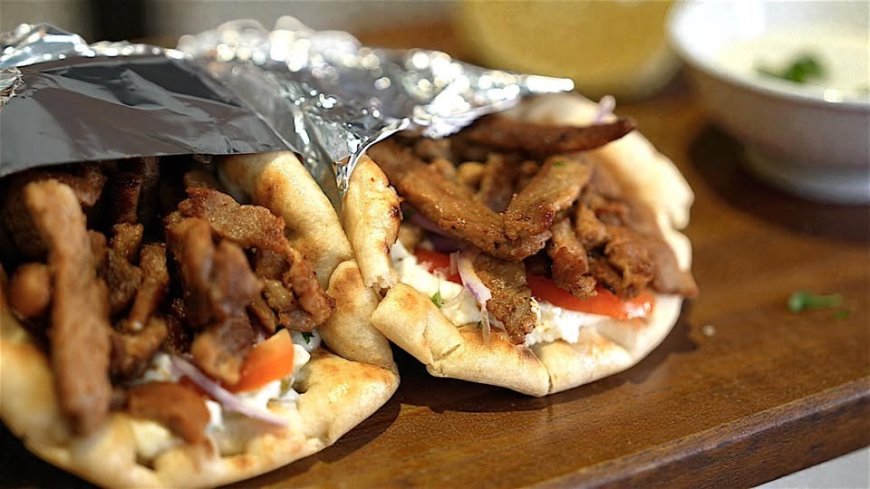 Σπιτικός γύρος χοιρινός με 3 μόνο υλικά, εύκολα και οικονομικά, χωρίς σούβλα και χωρίς κόπο!