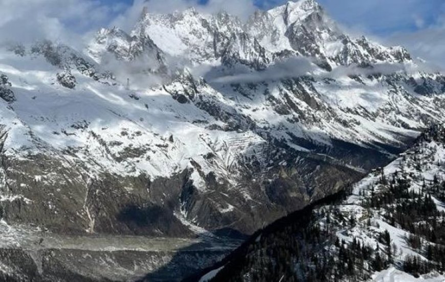 Χιονοστιβάδα Ιταλία: Παρασύρθηκε σκιέρ στο Κουρμαγιέρ
