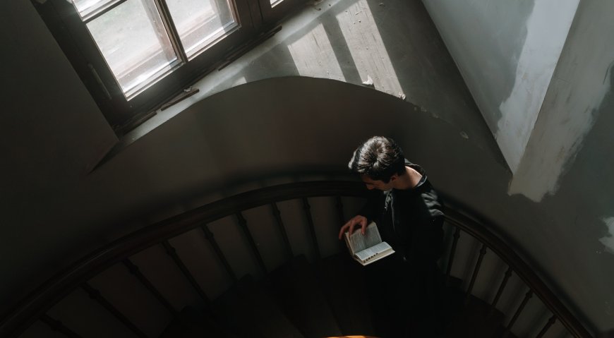 Μοναστήρι Καμαλντόλι: Ηγούμενος καλεί τους μοναχούς του «να αφήσουν το Netflix και τα social media»