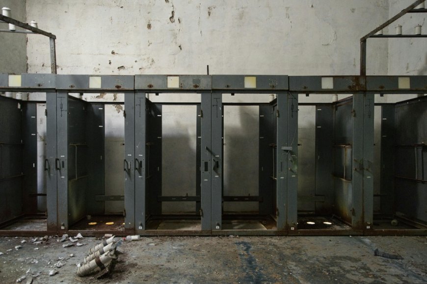 Δολοφονία Δομοκός: Ο Βούλγαρος κάνει βόλτες μαζί με τον αρχιφύλακα λίγο πριν σκοτώσει τον ισοβίτη