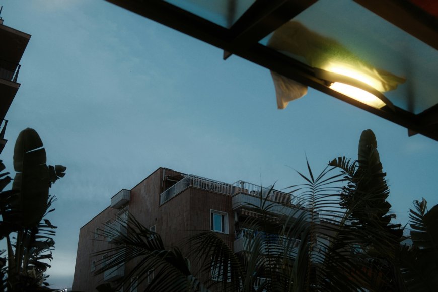 Το πρόβλημα με το πάρκινγκ… εξάπτει τη φαντασία