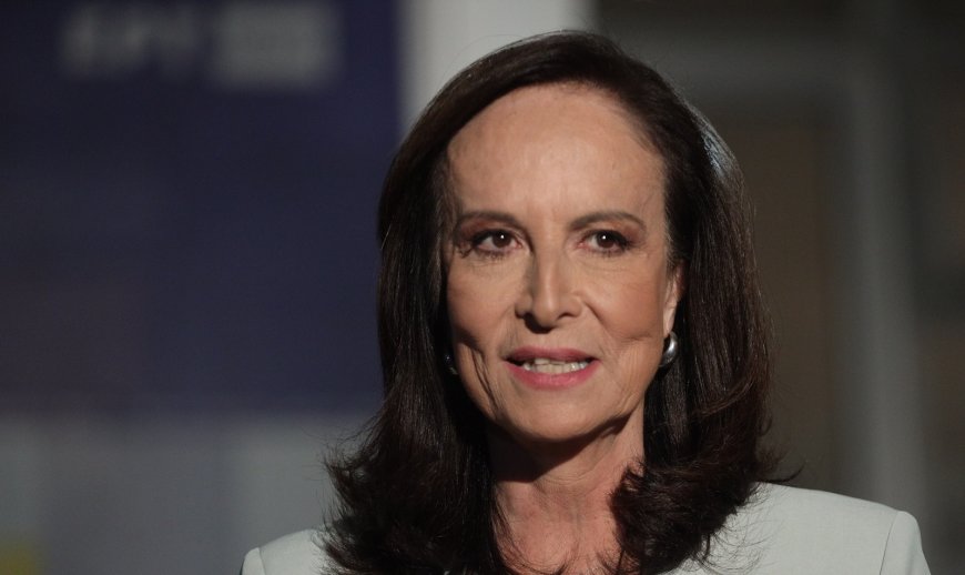 Διαμαντοπούλου ζεϊμπέκικο: “Στην Κοζάνη τις Απόκριες δεν τις ζούμε… τις διδάσκουμε”