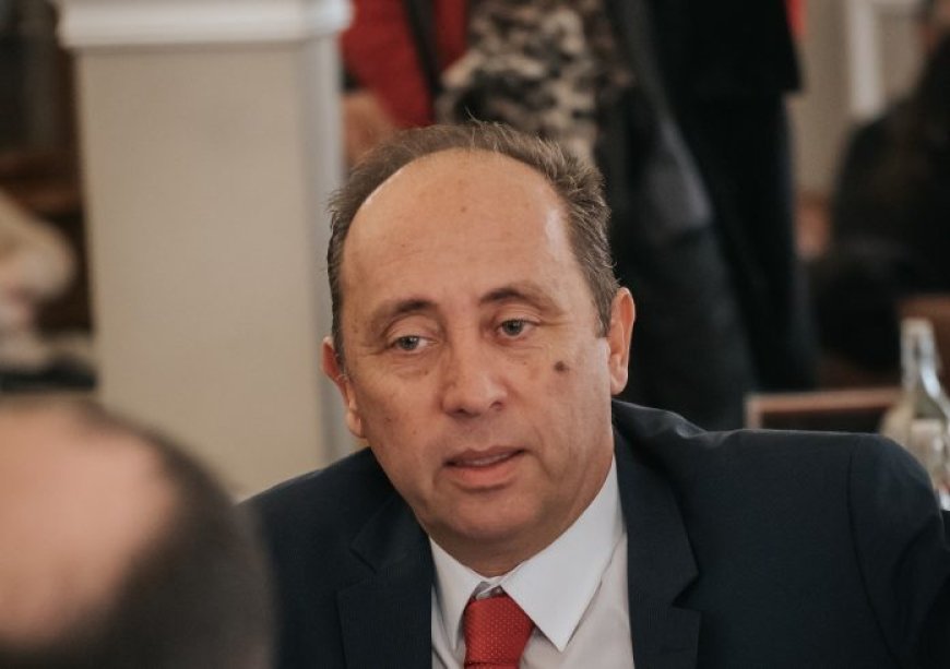 Χωρίς καμία πρόοδο τα θεματα που τέθηκαν στην σύσκεψη των παραγωγικών φορέων είπε στην ΕΡΤ Κομοτηνης ο πρόεδρος του ΕΒΕ Νίκος Αγγελίδης