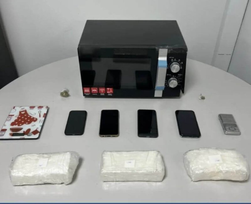 Διεθνική οργάνωση έκρυβε σε φούρνο μικροκυμάτων 3 κιλά κοκαΐνης
