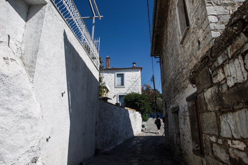 Πατροκτονία Λέρος: Θύμα συστηματικής κακοποίησης ο 18χρονος