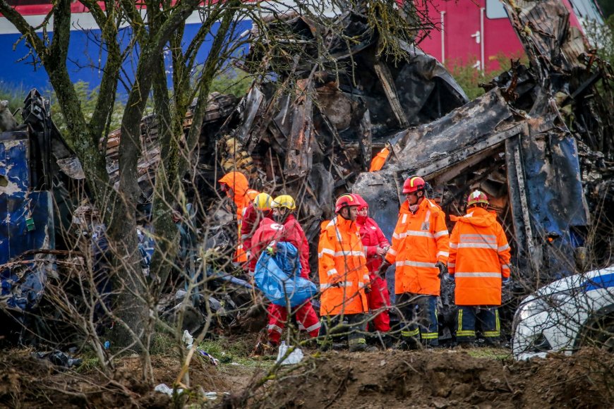 Μητέρα μηχανοδηγού Τέμπη: «Το παιδί μου λοιδορήθηκε όσο τίποτε, στο δικαστήριο να σκεφτούν σαν γονείς»