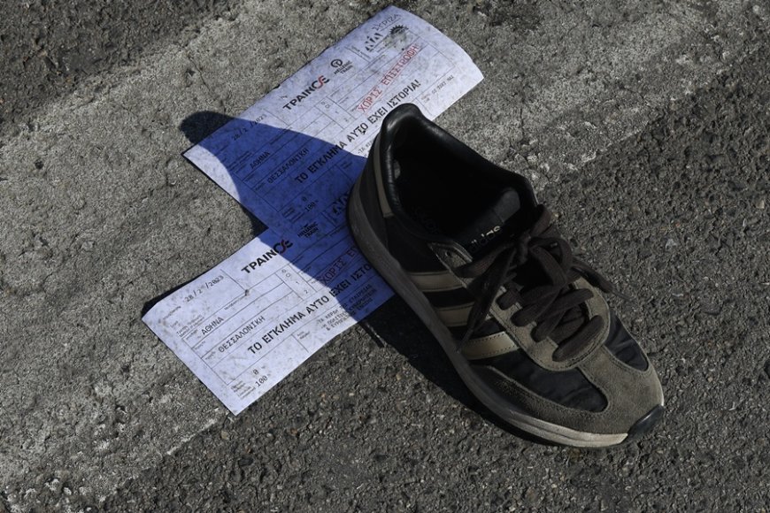 Τέμπη – επεισόδια στο Σύνταγμα: Πετροπόλεμος και κυνηγητό μεταξύ κουκουλοφόρων και αστυνομίας