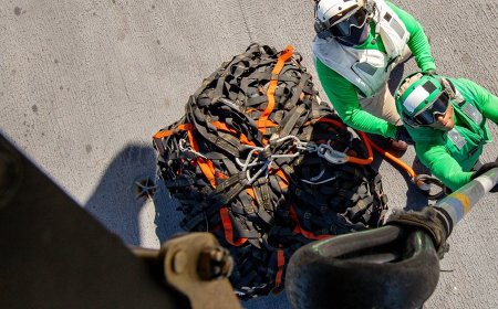 Σούδα – Ιράν: Πόσο πιθανό είναι να βρεθεί η Ελλάδα στο στόχαστρο της σύγκρουσης