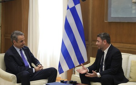 Μητσοτάκης – Ανδρουλάκης: Συνάντηση στο γραφείο του πρωθυπουργού