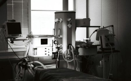 Ενδοοικογενειακή βία Θεσσαλονίκη: Τι είπε στην απολογία του ο 34χρονος που ξυλοκόπησε τη σύντροφό του