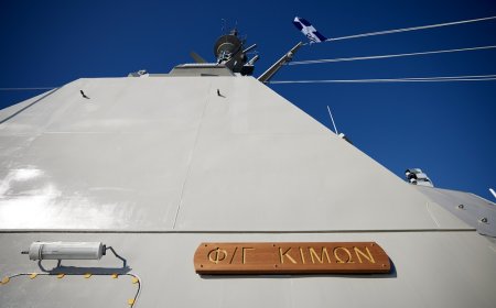 Ελληνικές φρεγάτες Κύπρος: Δείτε τον «Κίμωνα» και τα «Ψαρά» στη Λεμεσό